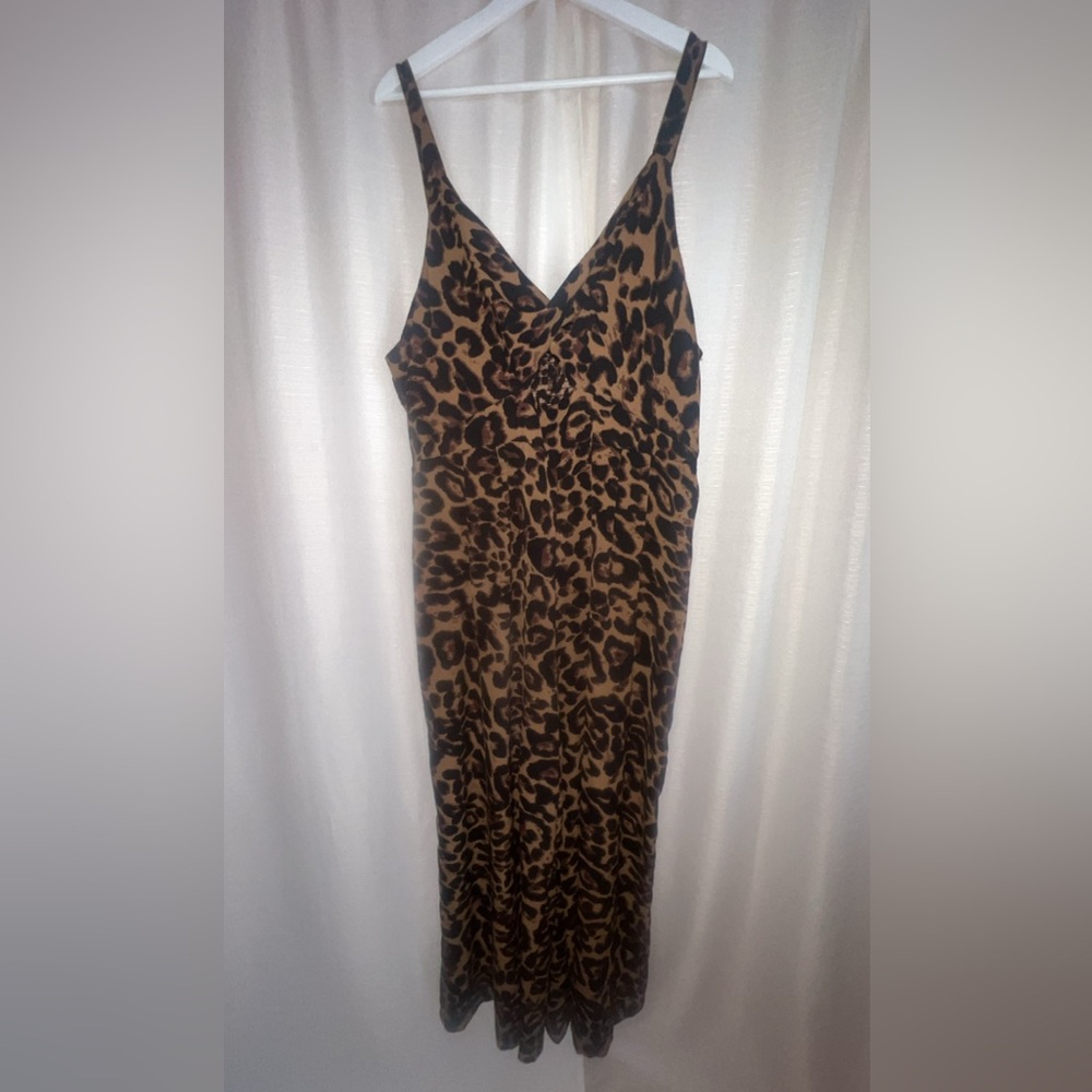 SHEIN Leopard Print Sleeveless Midi Dress